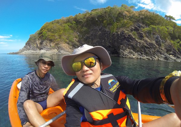 Port Barton and Paradise Cove Island 45 mins boat ride across Port Barton is Paradise Cove Island Resort on Cagnipa Island ... the real private island we...