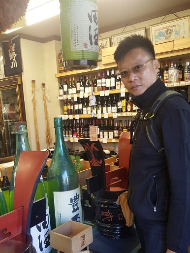 20161114_112823 Bottle shop near the hotel ... this is where I managed to find the Yoemon Sakes !!