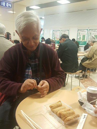20161110_100415 Breakfast at Tokyo Station