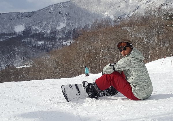 Zao Snowboarding Exploring the various slopes of Zao Onsen Ski Area. We had a bright sunny day 1 with amazing views, a semi-wet day 2...