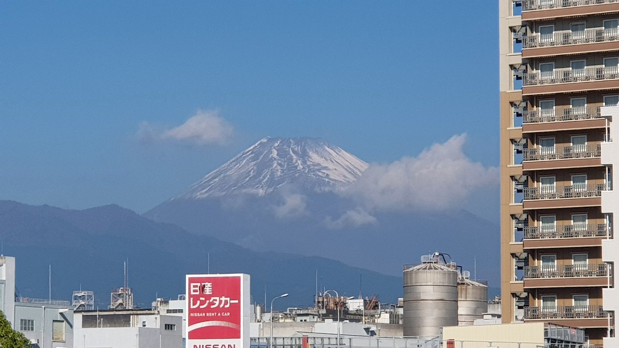 20171109_095300 The view from Mishima Station Shinkansen Platform