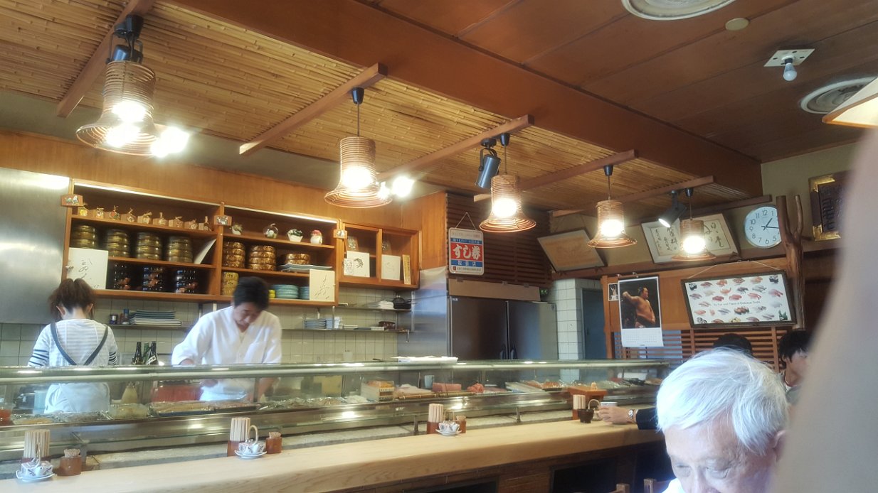 20171104_130731 One of the old school sushi shop in Mochimune area