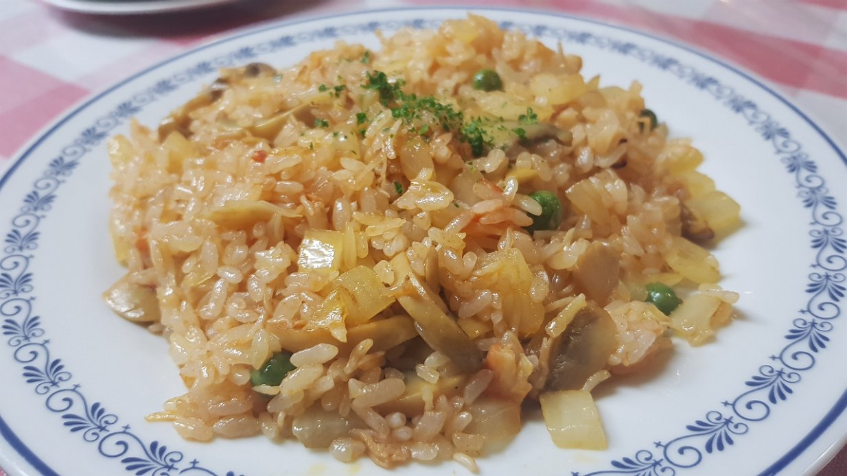 20171110_114846 Kani (crab) fried rice ... this was surprising very food