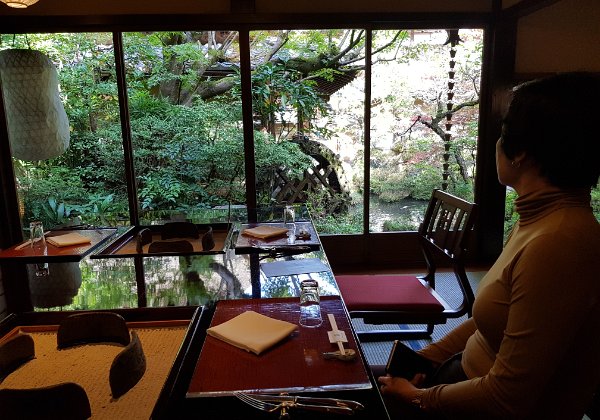 Ukai Toriyama うかい鳥山 Enjoying a charcoal grilled chicken lunch course in a private garden setting. Dont rush this meal, plan for at least 2...
