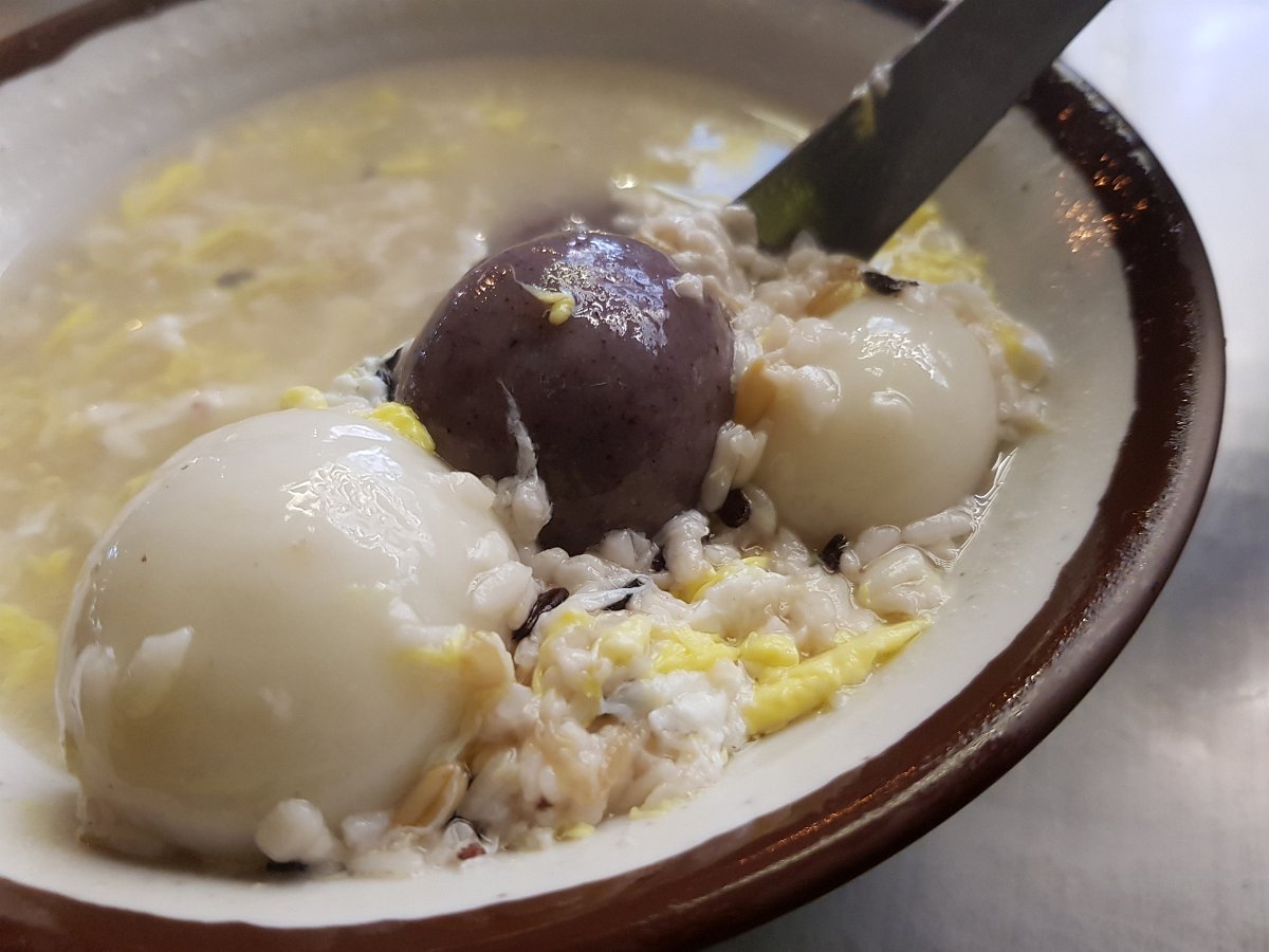 20171208_225553 It was a huge bowl of hot rice lees cooked with eggs and 4 mochi dumpling added. Very filling. MUST TRY