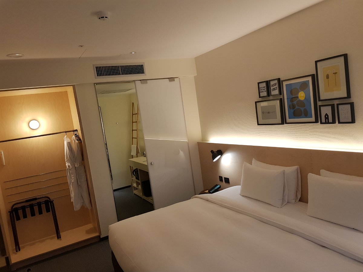 20171208_161342 Nice king size bed