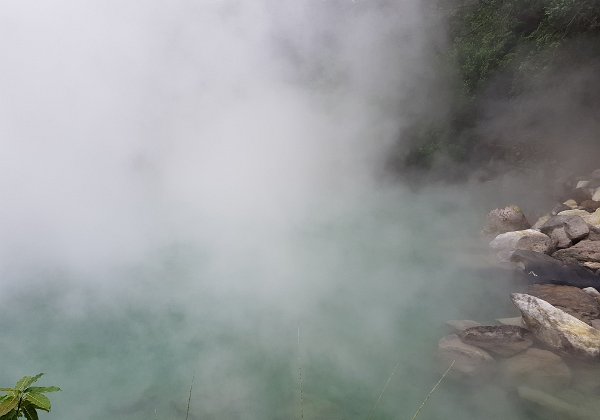 Beitou Thermal Valley 北投 地熱谷 If you have been to noboribetsu, you will not be missing much. For those who have not, it is easily assessible and worth...