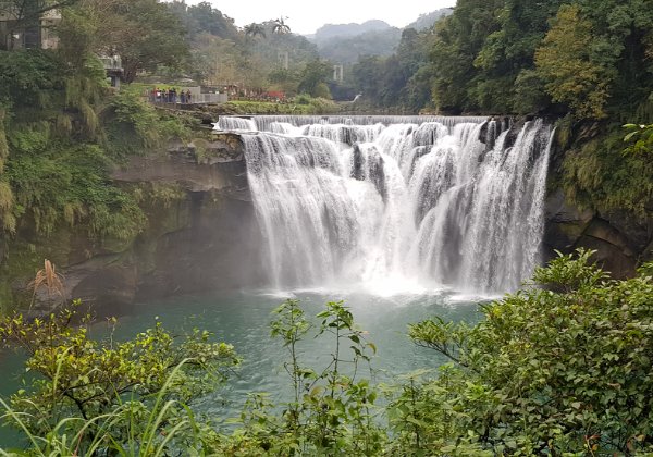 Shifen Waterfalls 十分瀑布 I pretty much prefer the Shifen waterfalls.