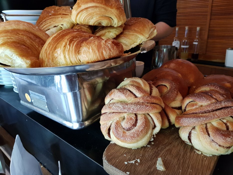 20180526_111111 Bread looks good at Fuglen