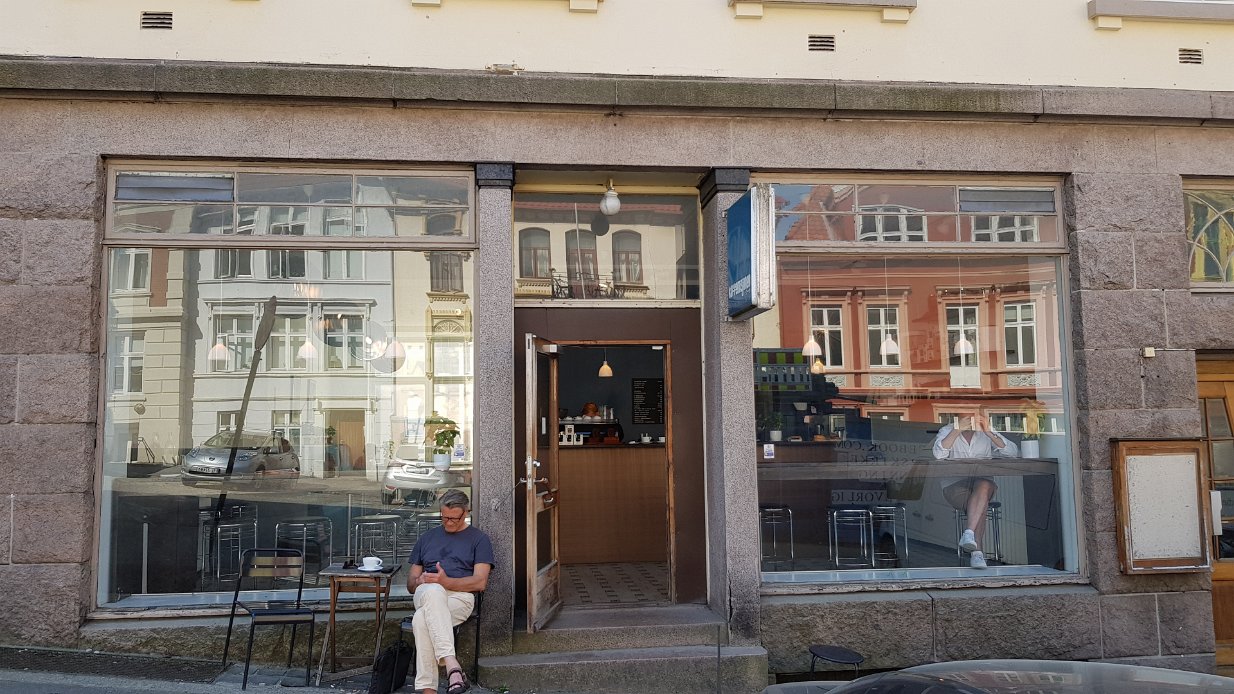 20180530_104619 Our breakfast stop before we explore bergen