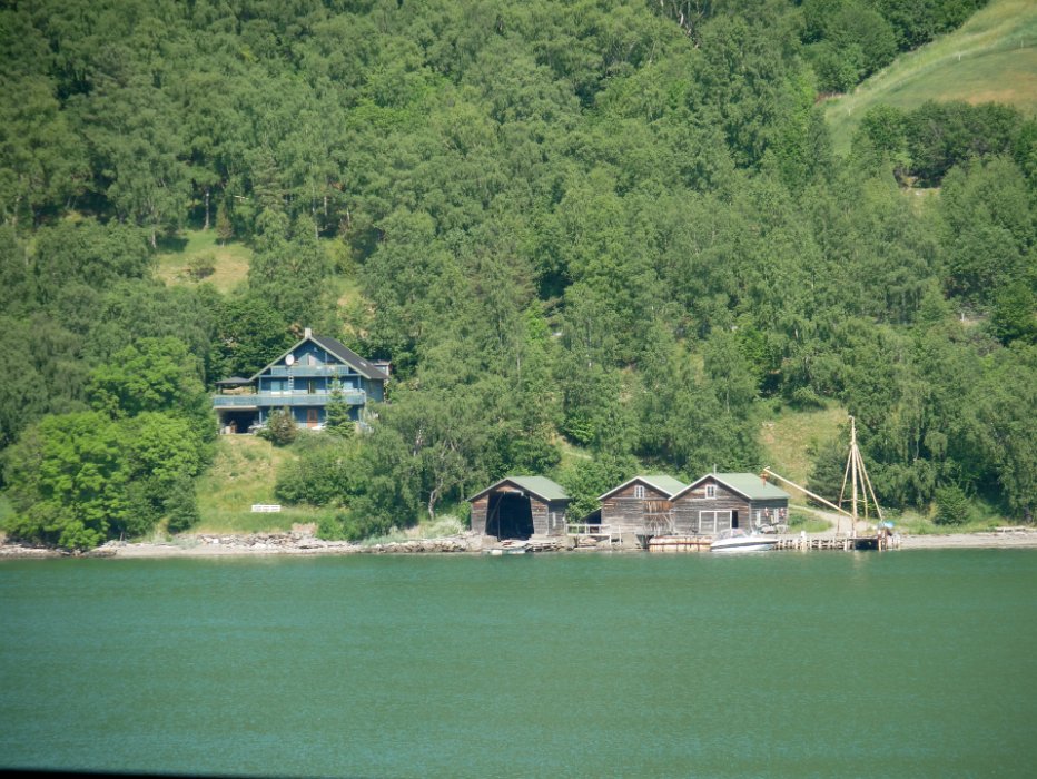 P1070205