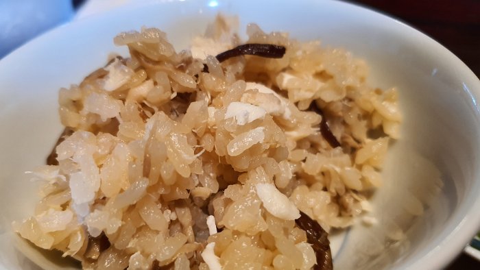 20191011_122611 Charcoal burnt brim pot rice with fish