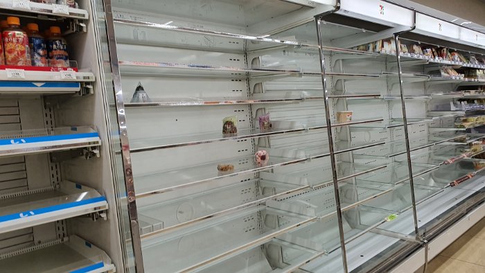 20191012_105412 7-11 shelves few hours prior to the typhoon