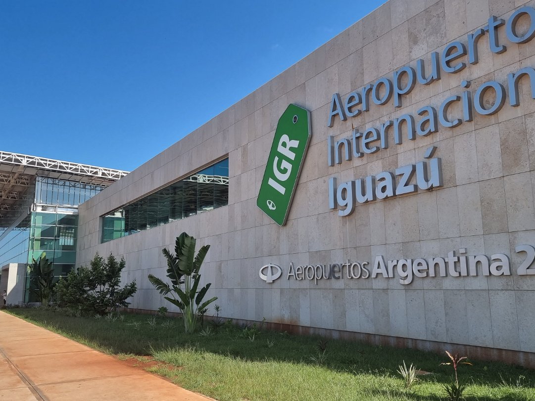 AEP - IGR We had to get up at 4am for an early flight from Buenos Aires (AEP) to Iguazu (IGR)