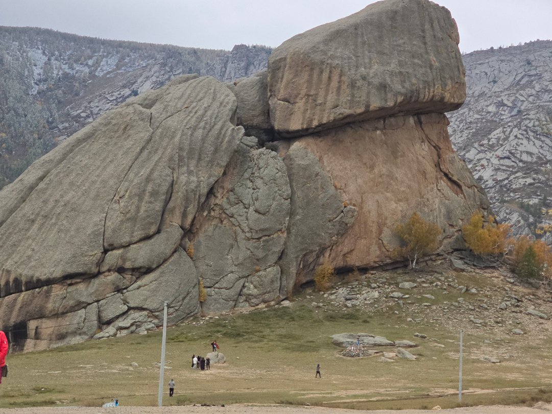Turtle Rock Legend has it that there are treasures hidden under the turtle by the king ๐ค