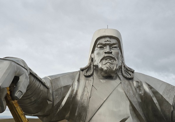 2024-09 Mongolia Mongolia discovery tour to the Kazakh Eagle Hunters in the west and a fantastic road trip from Ulaanbaatar to the Gobi...